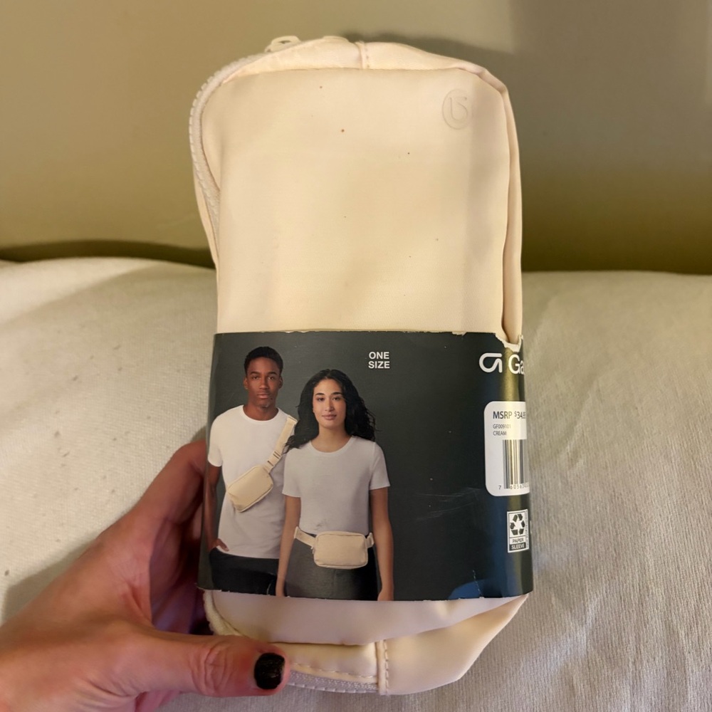 GapFit Belt Bag in Whitecap Gray (Cream) - NEW